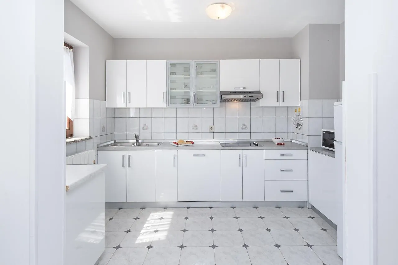 Apartments Alenka Labin