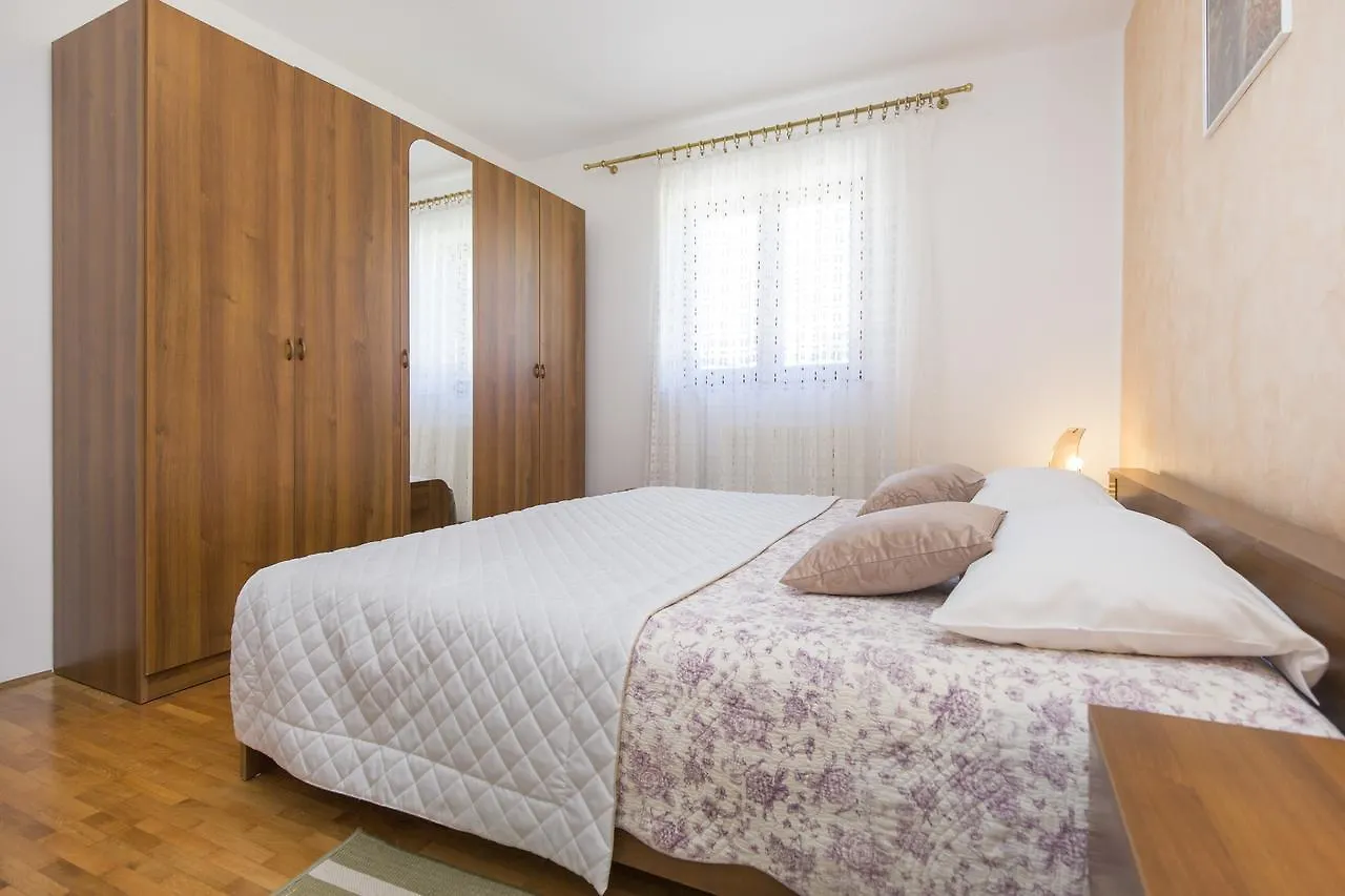 Apartments Alenka Labin